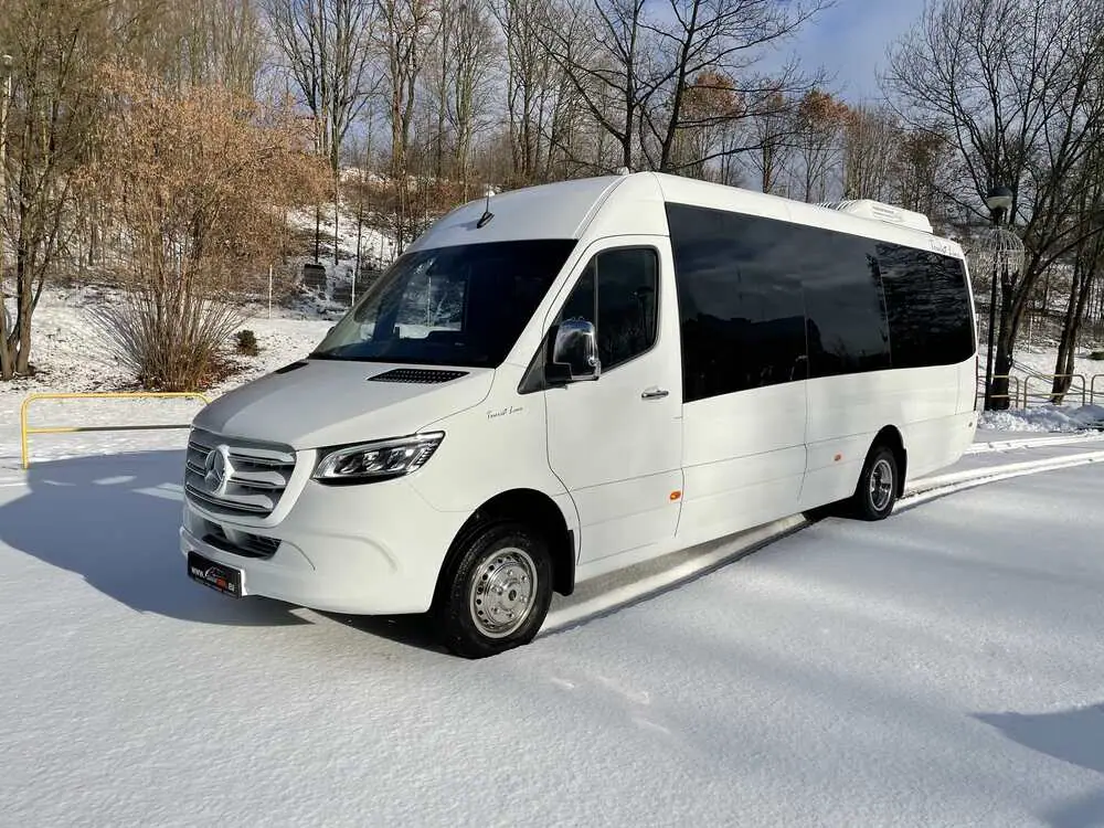 Private minibus transfer between Barcelona and Andorra